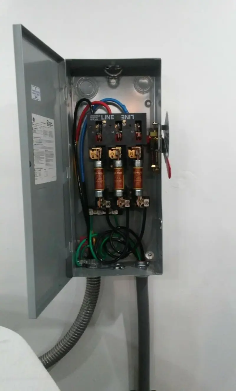 Three-phase disconnect switch installed for Smoke Detector Installation in Niagara